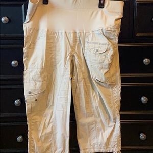 Maternity cargo Capri pants